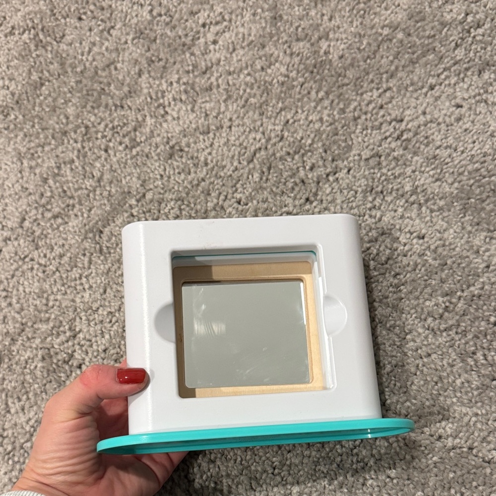 Lovevery Emotion Match Mirror & Card Set - Picture 9 of 9